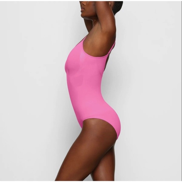 NEW Skims seamless sculpt brief bodysuit - Picture 7 of 11